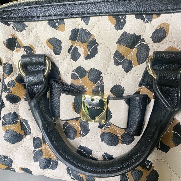 Betsey Johnson Leopard Print Heart Stitch Crossbody Purse - Picture 4 of 16